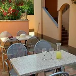 Vala - One Bedroom With Sea View A2 דירה