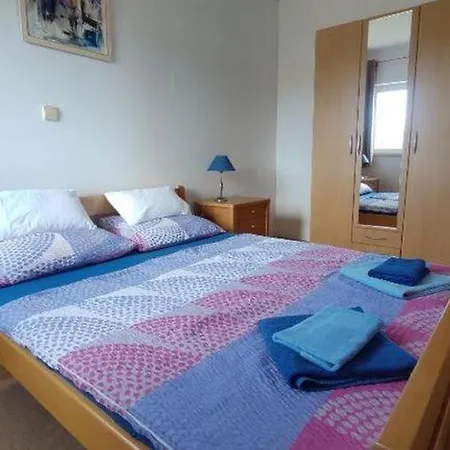 Vala - One Bedroom With Sea View A2 Lägenhet Vinišće