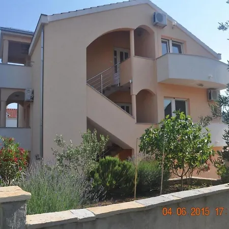 Vala - One Bedroom With Sea View A2 דירה Vinišće